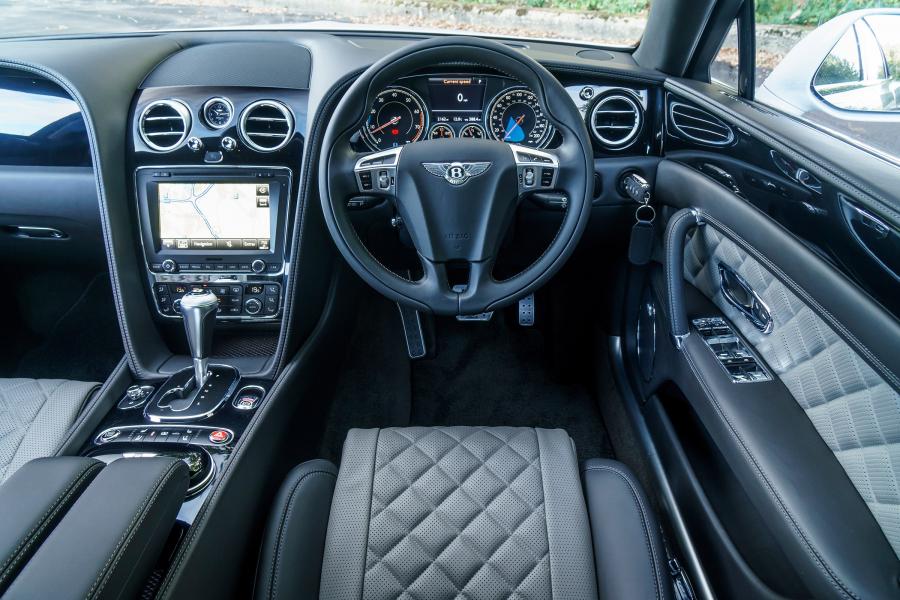 Торпедо Bentley Flying Spur V8 S 2016 года  (UK) (фото 9 из 14)